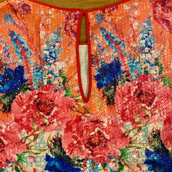 DREAM DAILY (Nordstrom) Sequin Floral Top NWT! - Picture 8 of 9